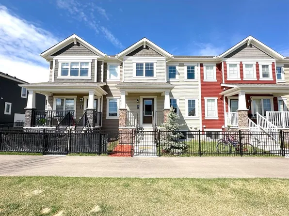2226 E Windbury Greenway SW, Airdrie, AB T4B 5L2