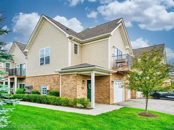 9968 Ridge Run St, Howell, MI 48855