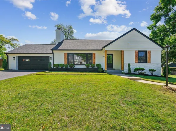 9915 Wildwood Rd, Kensington, MD 20895