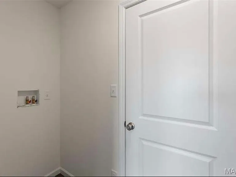 408 Honor Hill Dr — Photo 16
