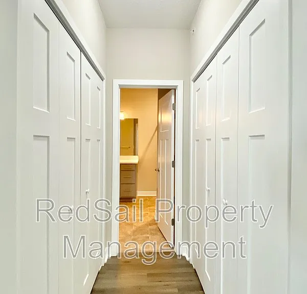 208 Fishers Ct — Photo 21