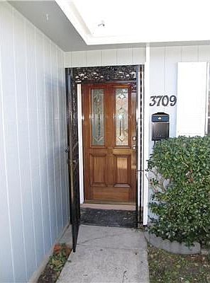 3rd image of 3709 Preston Pl