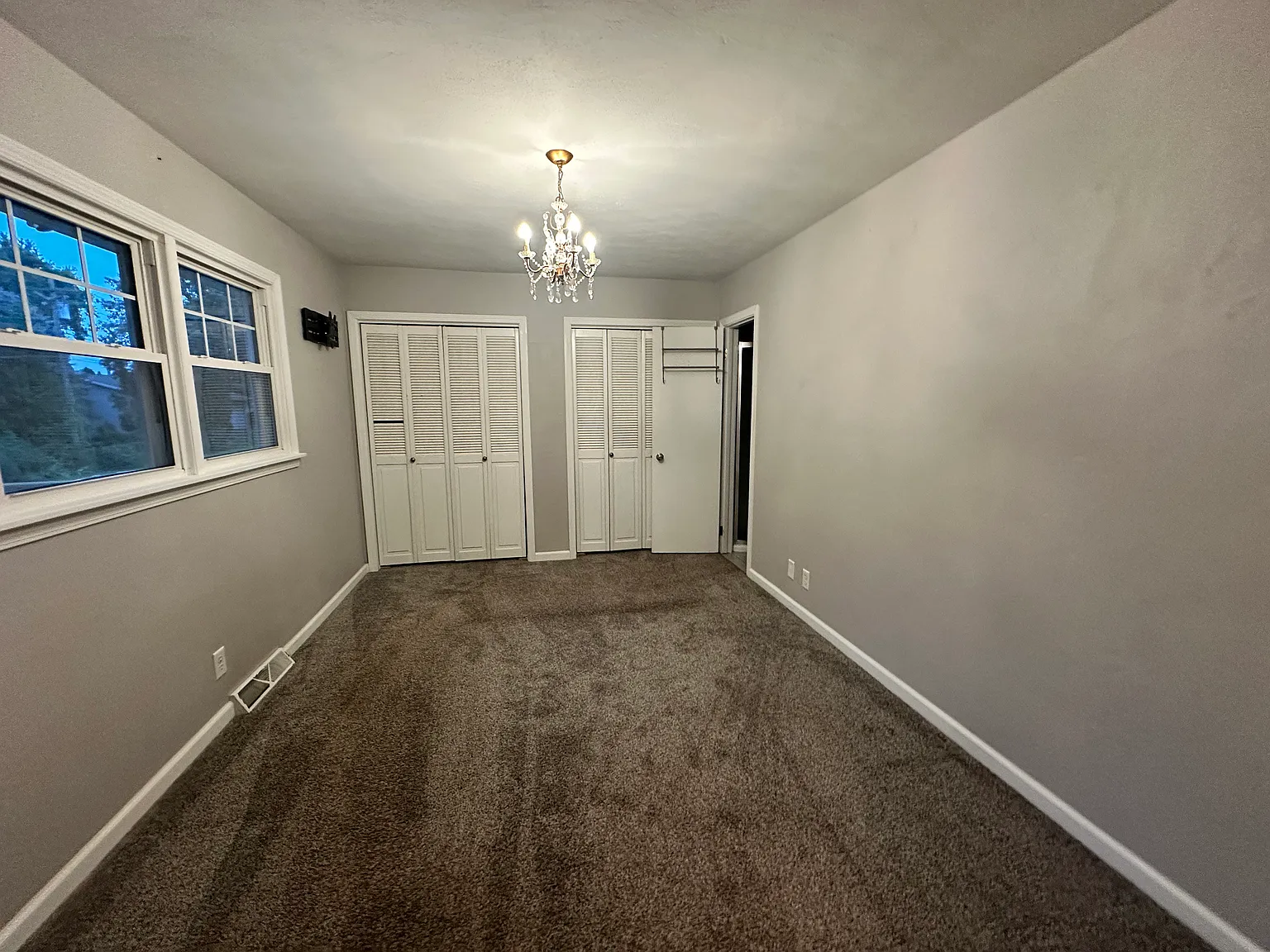 4 bed, 2.5 bath, 2000 sqft, $1,950 — Photo 3