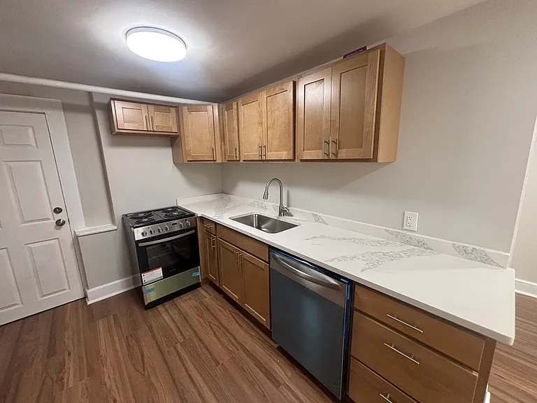 357 Madison Ave #G — Photo 3