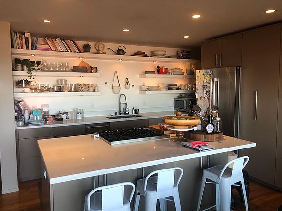 4th image of 233 Greenwich St #1