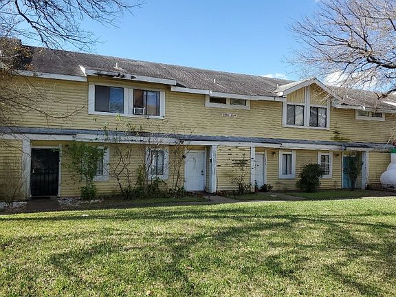 3rd image of 8405 Wilcrest Dr APT 2310