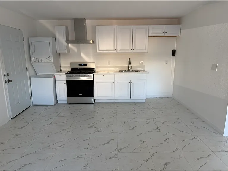 310A S Curry St — Photo 4