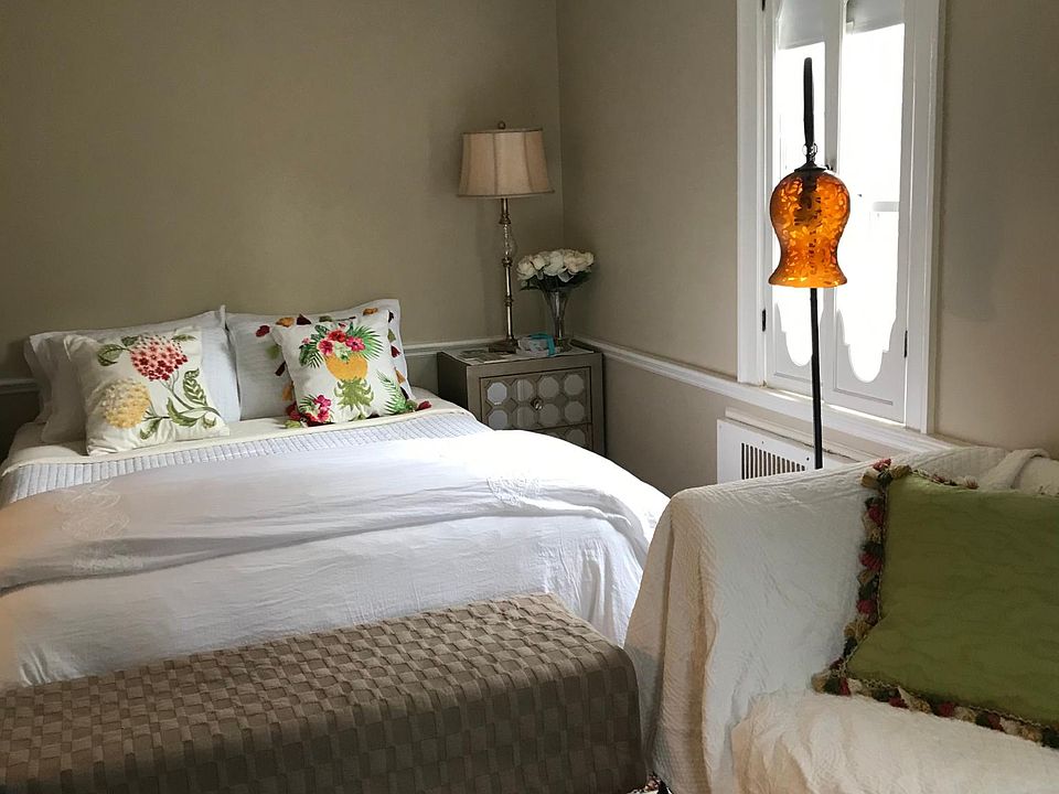 1st image of 28 Eaton Ct #1