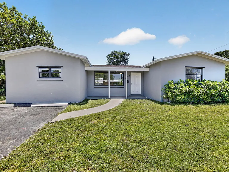 5804 NW 14th St — Photo 36