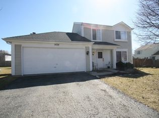 1424 Bur Oak Cir, Aurora, IL 60506