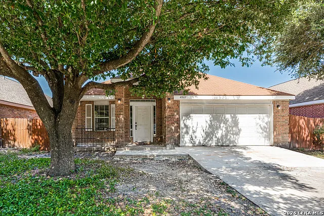 3 bed, 2.0 bath, 1837 sqft, $1,850 — Photo 2