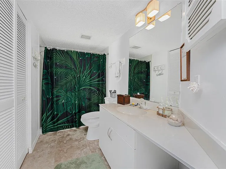 511 Pine Hollow Cir #511 — Photo 36