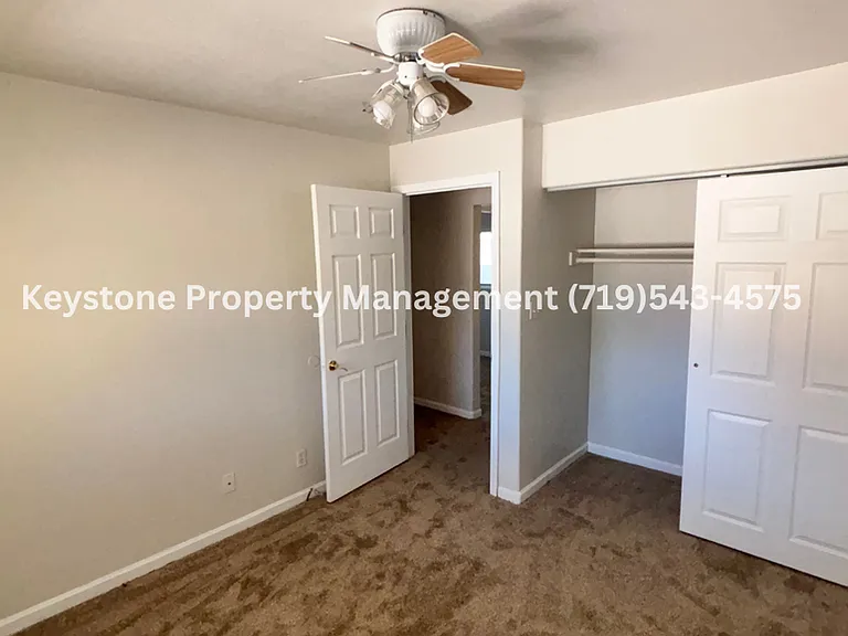 718 W 11th St — Photo 11