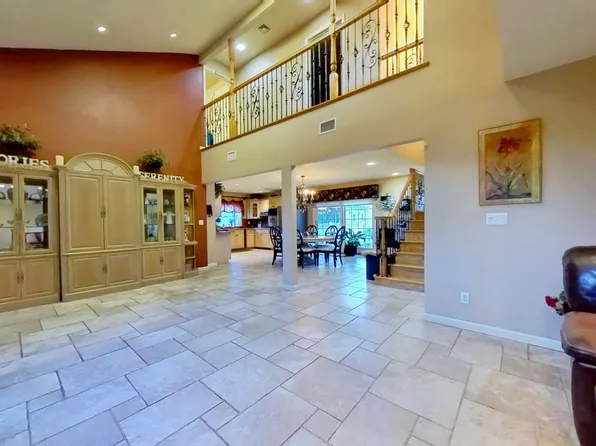 257 Locust Avenue image 11 of 16