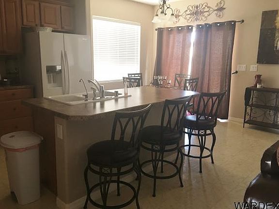 3rd image of 1733 E Alder Cir