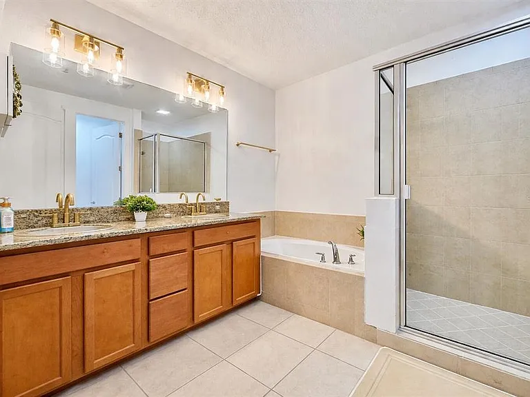 8458 Kelsall Dr — Photo 20