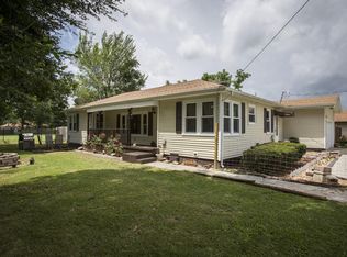 1927 S Farm Road 133, Springfield, MO 65807