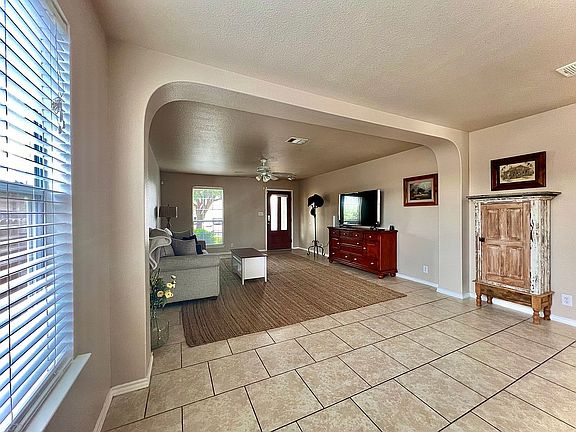 5th image of 372 Ibis Falls Dr