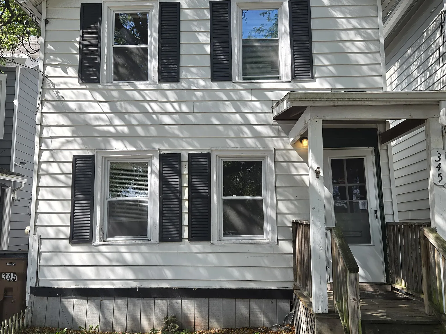 3 bed, 962 sqft, $2,300 — Photo 1