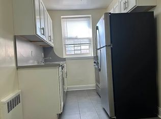 86-75 Midland Pkwy #2R, Jamaica, NY 11432