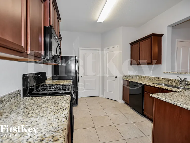9005 Woodfern Dr — Photo 6
