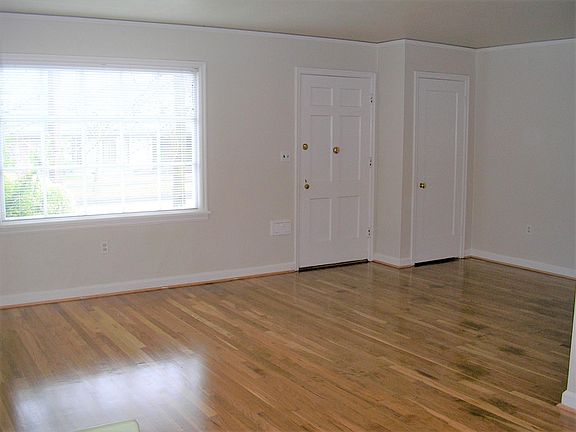 2nd image of 5529 SE Powell Blvd #5529