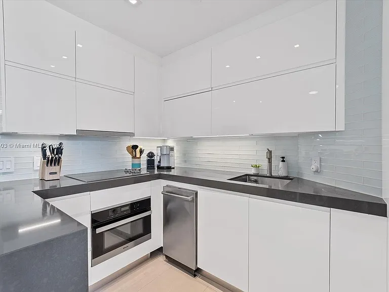 15713 Fisher Island Dr #15713 — Photo 6