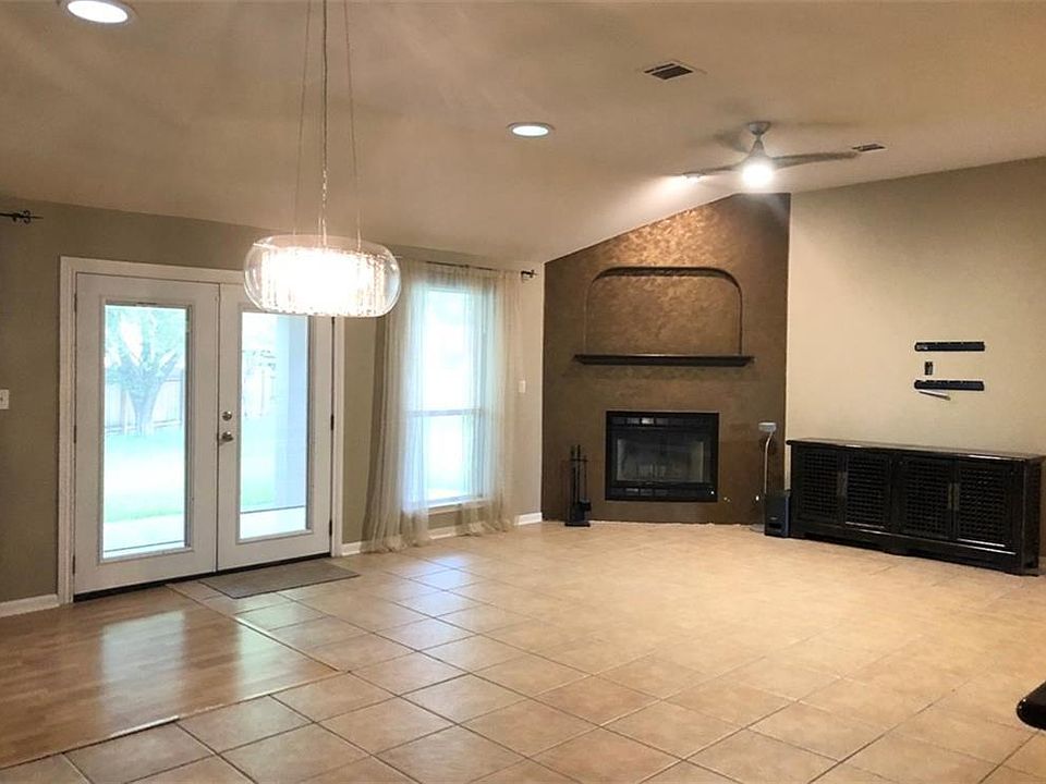 1st image of 1100 Saint John Ct