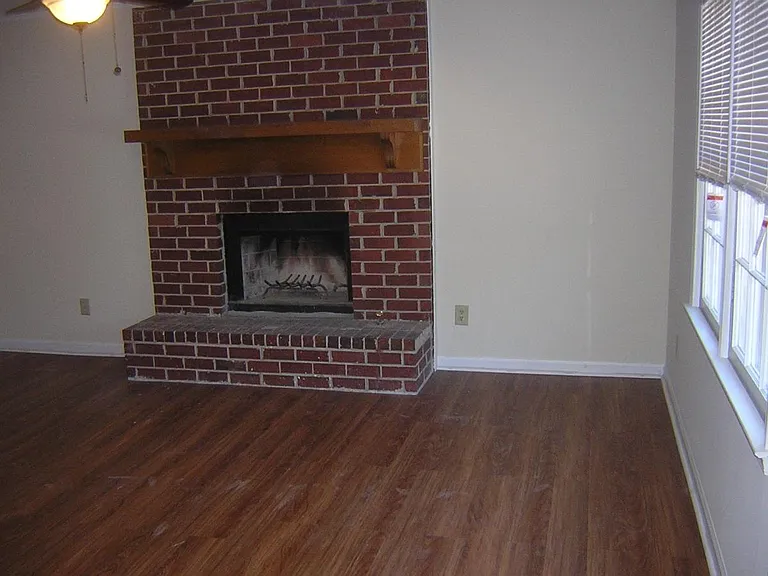 2220 Kings Gate Cir #A — Photo 5