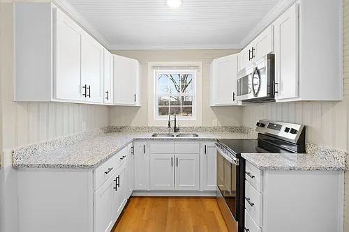 1111 Queen Ann St Photo 1