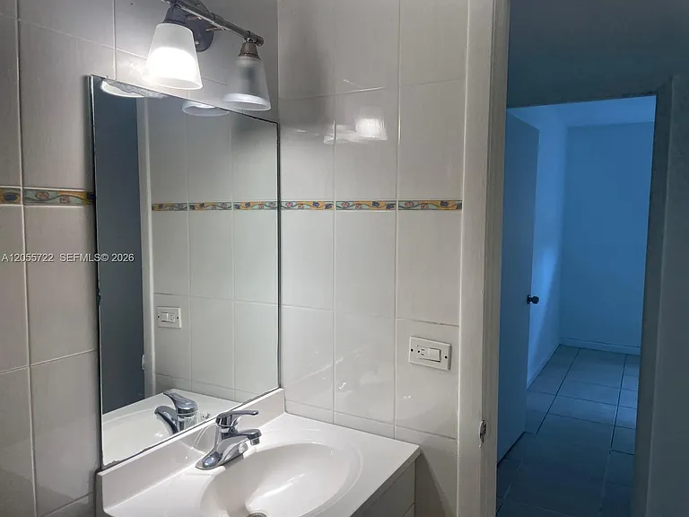3522 NE 171st St #206 — Photo 11