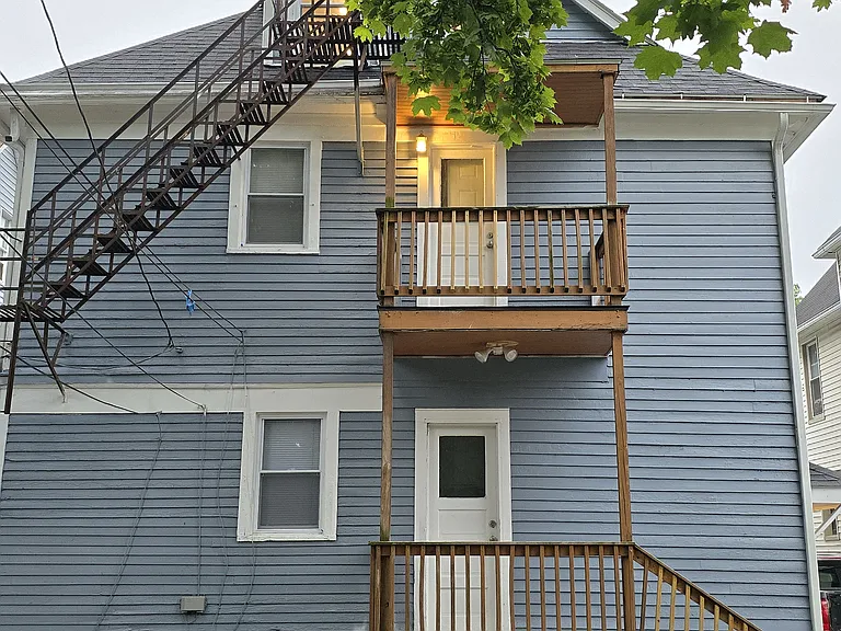 1564 E 82nd St #3 — Photo 2