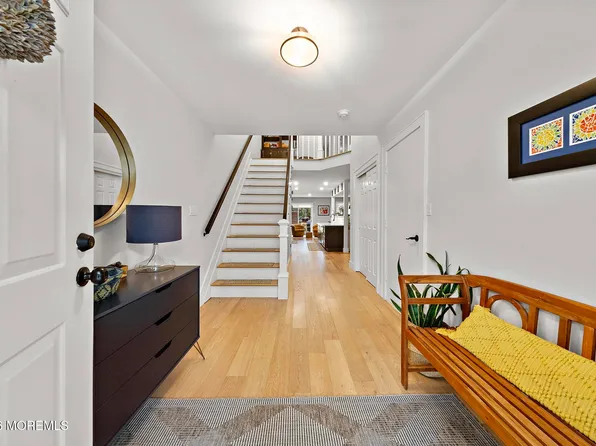 17 Mayfair Court, Little Silver, NJ 07739