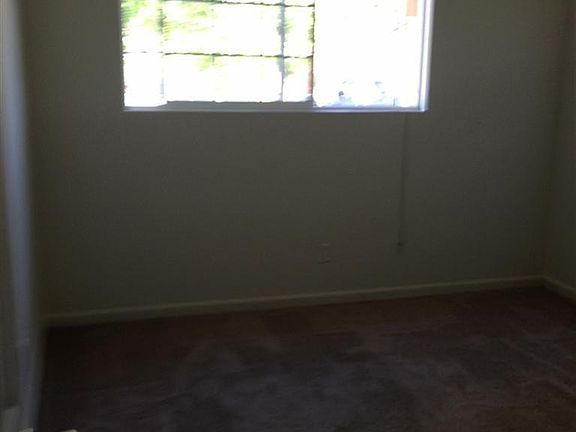 3rd image of 1560 Anoka Ave