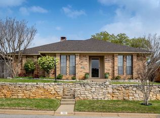 10 Woodland Dr, Longview, TX 75605