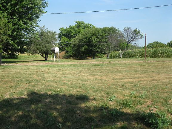 4th image of 1026 N Us Highway 41
