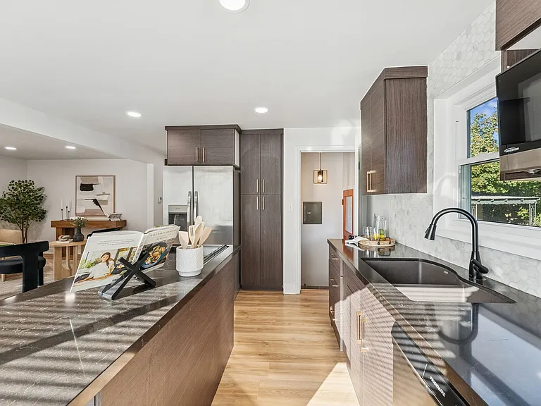 1023 E Millbert Ave — Photo 7