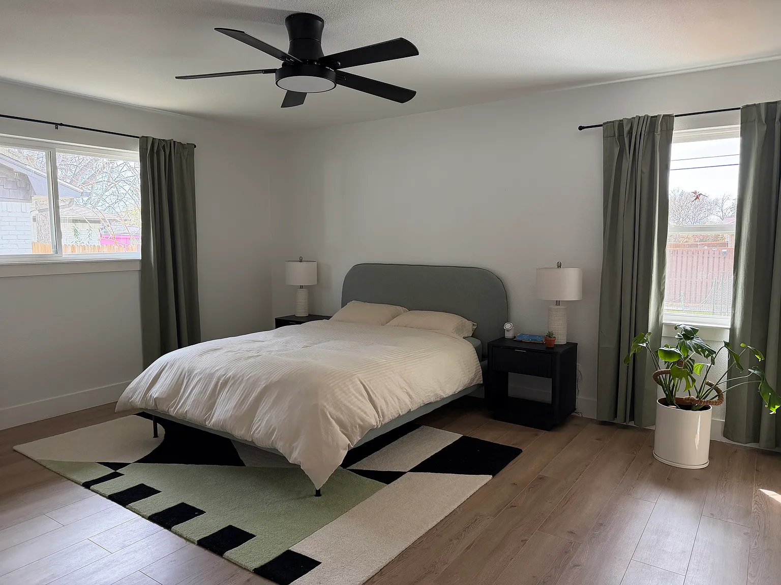 3 bed, 2.5 bath, 2090 sqft, $3,900 — Photo 2