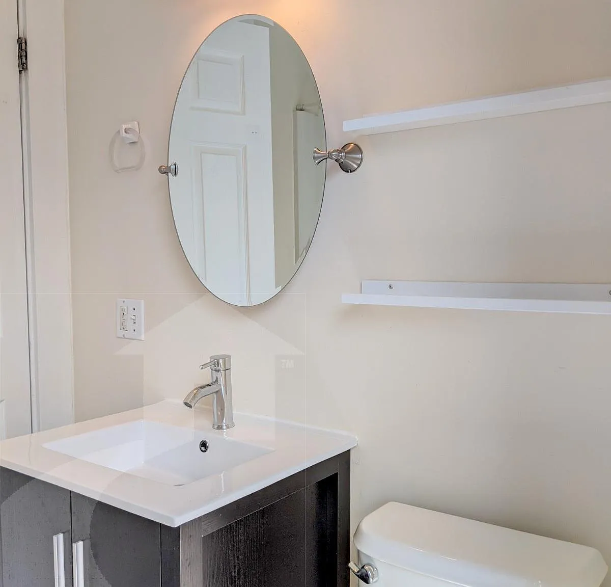 2 bed, 800 sqft, $3,300 — Photo 3