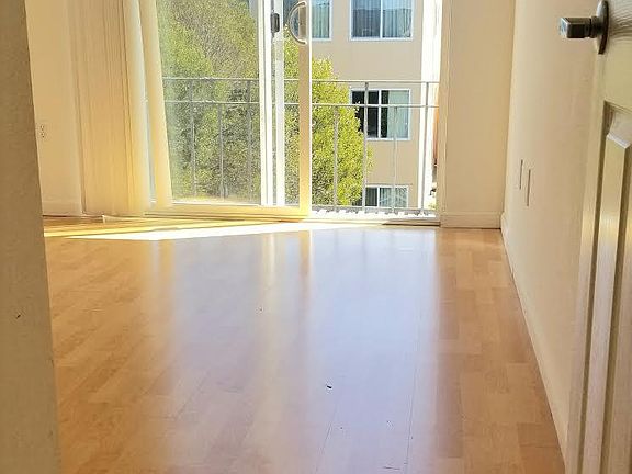 3rd image of 760 6th Ave Unit 7