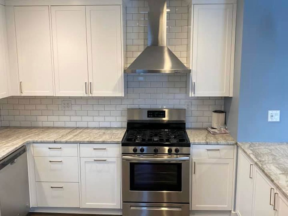 1st image of 82 E Girard Blvd