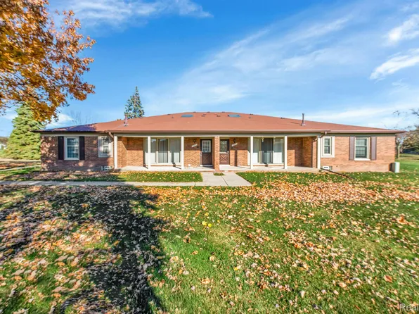 14850 Village Ct, Shelby Township, MI 48315
