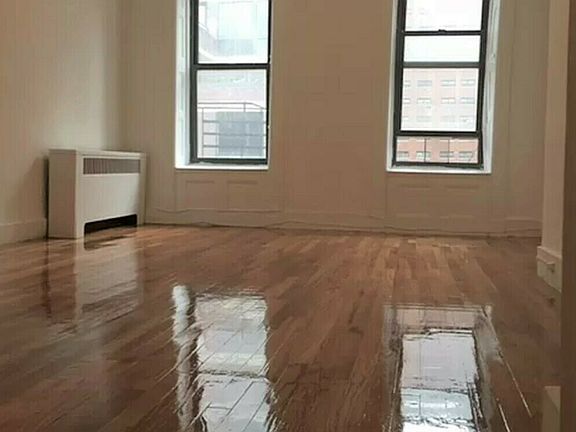 3rd image of 245 E 94th St #E1
