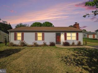907 Eastern View Dr, Fredericksburg, VA 22405