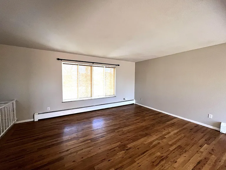 5858 Pierson St — Photo 23