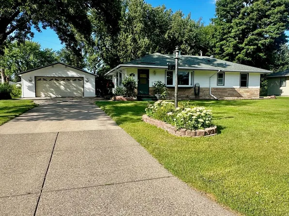 6808 Bethia Ln N, Brooklyn Park, MN 55428