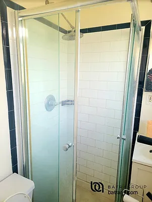 Rented by Batra Group Inc | media 9