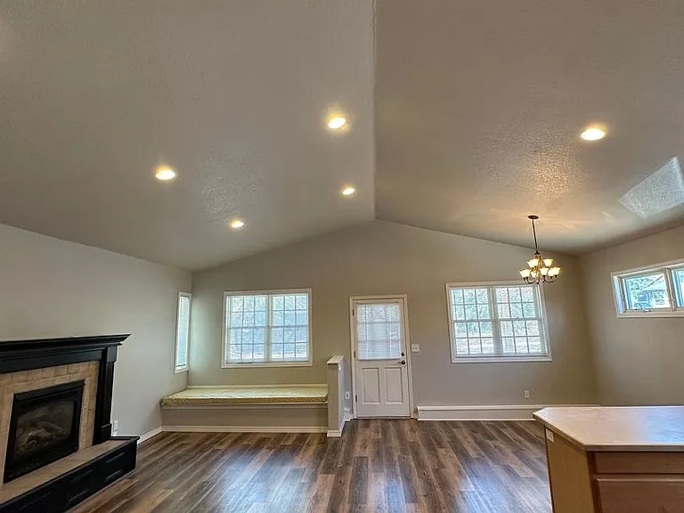 Tumalo Ave, 245 NW - 00245-TUMA-00 — Photo 14