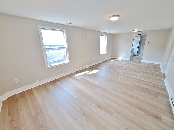 2nd image of 165 McAllister St