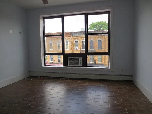 Rented by Parlor Real Estate Corp | media 9